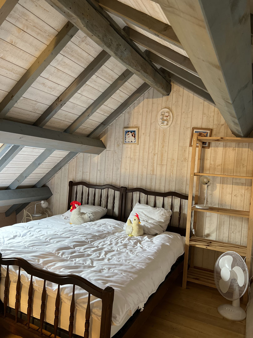 gite maison mezzanine chambre lit double la gourmandise dhuguette location gite campagne beynac dorgone perigord 2