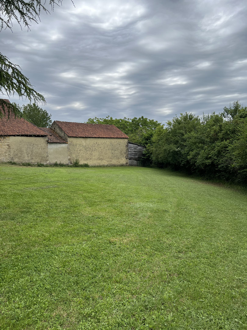 maison exterieur jardin prive la gourmandise dhuguette location gite campagne beynac dorgone perigord 8